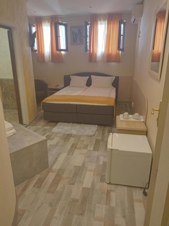 Hotel Dali Plovdiv Esterno foto