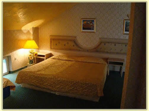 Hotel Dali Plovdiv Esterno foto